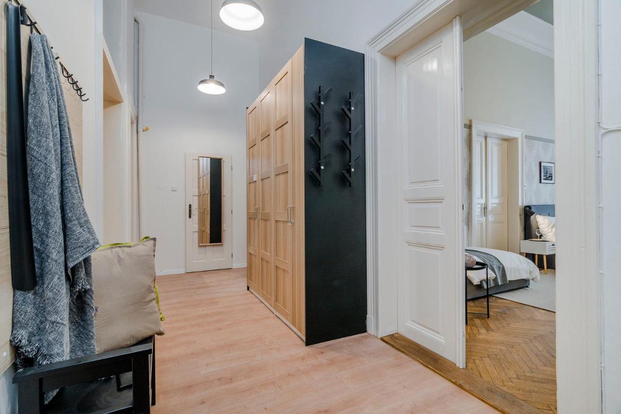 Modern And Huge Apts In Center By Michal&Friends Διαμέρισμα Πράγα Εξωτερικό φωτογραφία
